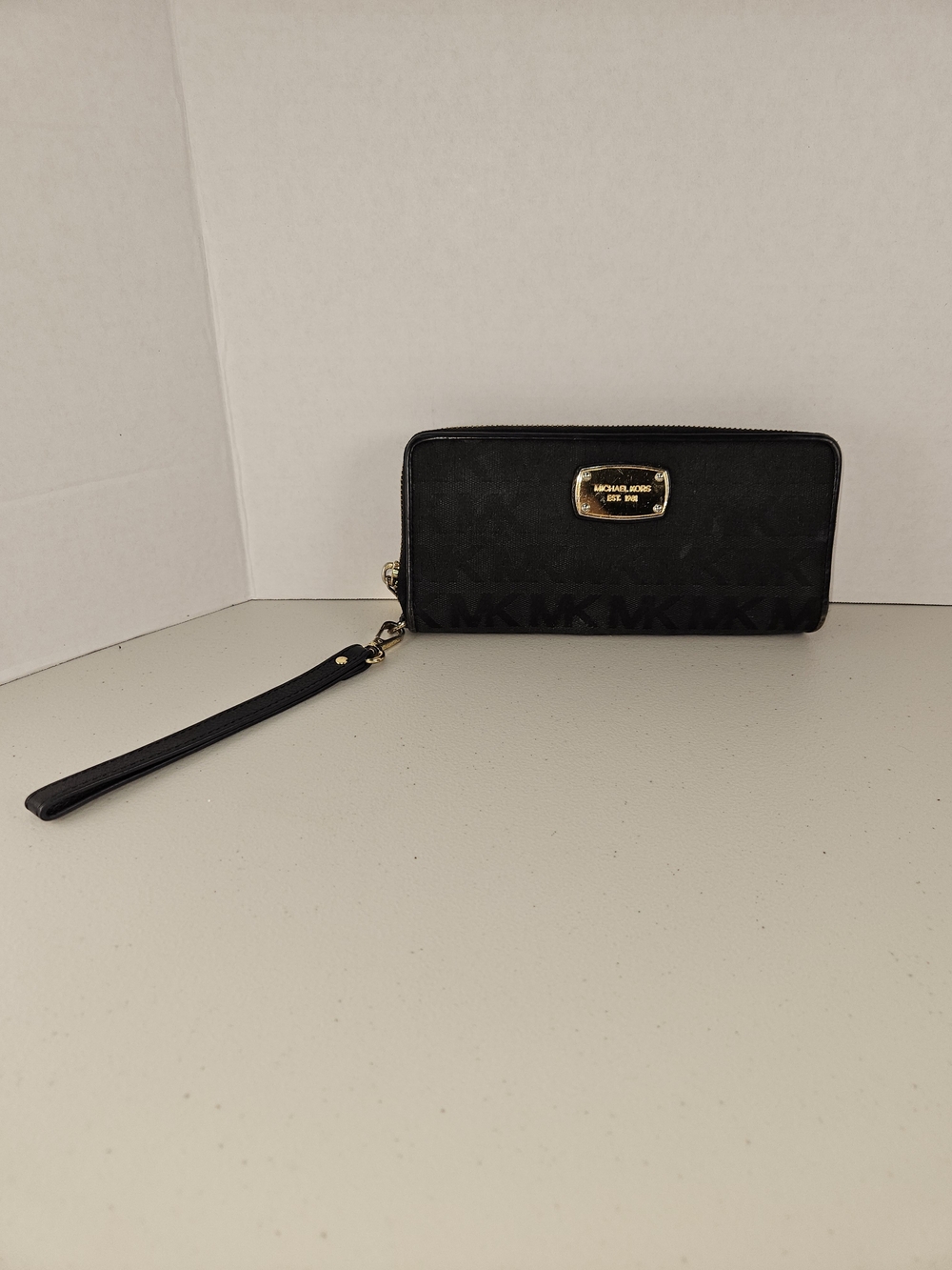 MICHAEL KORS Black & Gold Signature Wristlet Wallet